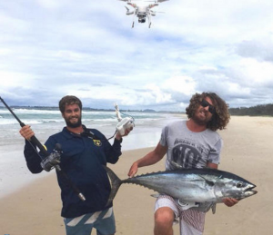 Mancing ikan menggunakan drone